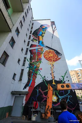 В Минске появилось новое граффити — изображение бога Ярилы на улице  Рабкоровской
