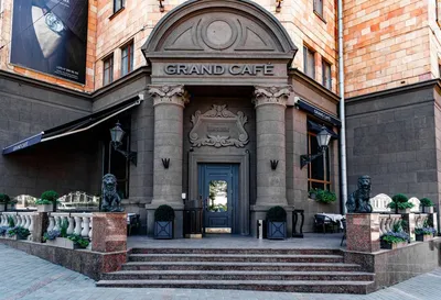 Grand Café | Ut i vida världen