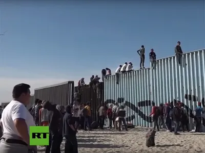 Побег в США: как русские нелегально едут в Америку из Мексики | Мобилизация  | Тюрьма | Грин-карта - YouTube