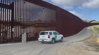 На границе США и Мексики установили гигантский портрет ребенка | Rubic.us