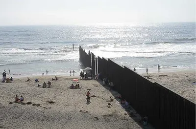 США объявили об ужесточении мер против незаконного пересечения границы с  Мексикой