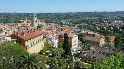 Город Grasse, Grasse, город Грас, город Грасс, Франция, Лазурный берег  Франция, французская Ривьера, парфюмерия, город духов, косметика на  продажу, не дорого, косметология, практика во Франции, приём во Франции,  Ницца, Канны, Париж, примете