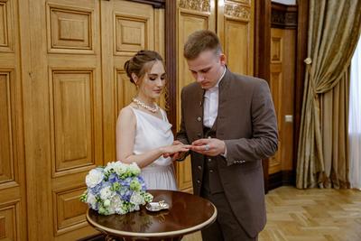 Фотограф в ЗАГС на час в Москве — стоимость 5 000 ₽ (цена часовой свадебной  фотосессии в ЗАГСе с обработкой фото) ✓