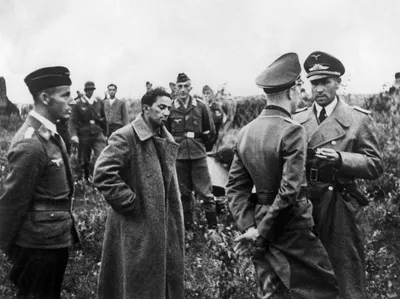 Старший лейтенант Яков Джугашвили, сын Сталина, попавший в немецкий плен —  военное фото