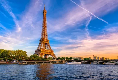 Селфи В Париже — стоковые фотографии и другие картинки Париж - Франция -  Париж - Франция, Большой город, Мобильный телефон - iStock
