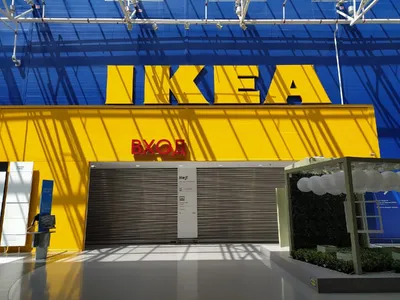 В ТЦ «Кировский рынок» появилась вывеска с обещанием скорого открытия  магазина IKEA со всего мира - 24 ноября 2023 - НГС.ру