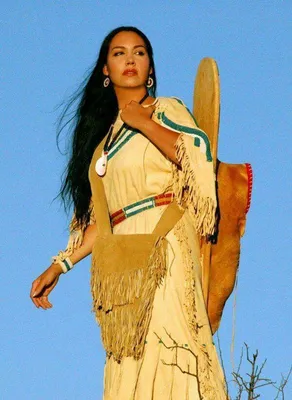 Какую одежду носили индейцы Североной Америки, и как на самом деле  выглядели их знаменитые головные уборы