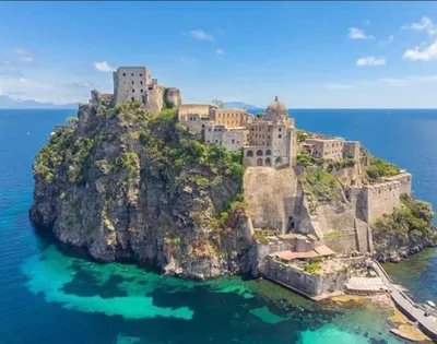 Куда поехать за красотой и молодостью? Остров Искья: термальная столица  Италии | Megapolus Tours | Дзен