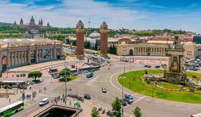 Барселона, Испания, находится в центре города на рассвете Стоковое Фото -  изображение насчитывающей зодчества, строя: 164290106