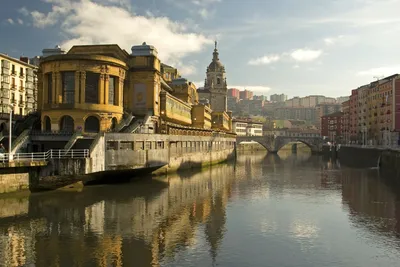 Bilbao Spain Октября 2017 Люди Идущие Улице Города Бильбао Испания –  Стоковое редакционное фото © khoroshkov #198648974