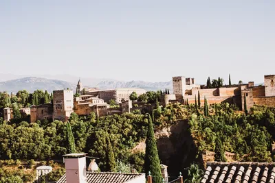 One Day in Granada, Spain - SHORT GIRL ON TOUR