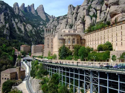 Монастырь Монтсеррата. Каталония, Испания Стоковое Фото - изображение  насчитывающей высоко, достопримечательностью: 34205074