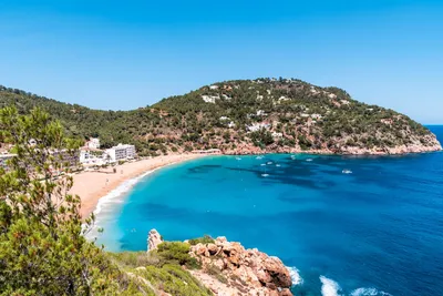 Лето Ibiza. Остров ибица пляжа Mastella кала. Испания. Стоковое Изображение  - изображение насчитывающей южно, океан: 182472503