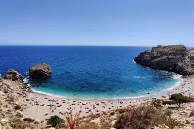 Лучший дикий пляж Испании Бухта Морайра, Аликанте, Cala del Moraig