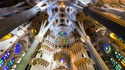 DIM.RIA – Самые красивые и необычные здания мира: Собор Саграда Фамилия,  Барселона