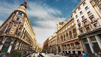 Страна+Испания, столица+Мадрид, …» — создано в Шедевруме