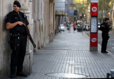 Испанская полиция рассказала детали конфискации похищенных из Украины  старинных украшений. Читайте на UKR.NET