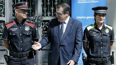 Испанская полиция отменит требования к минимальному росту сотрудников -  Российская газета