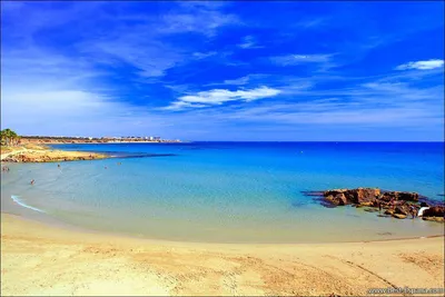 Пляжи в Испании с белым песком на Коста Бланка, голубой флаг