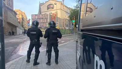 Полицейских В Мадриде Испания — стоковые фотографии и другие картинки  Испания - Испания, Полиция, Униформа - iStock