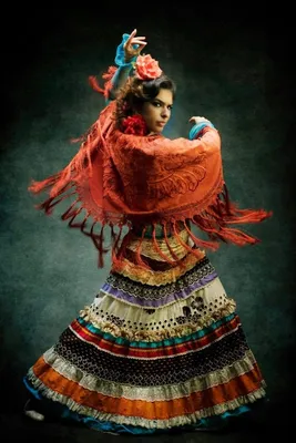 Испанский костюм для танца фото фотографии