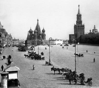 История Москвы: начало и развитие города, становление как столицы.