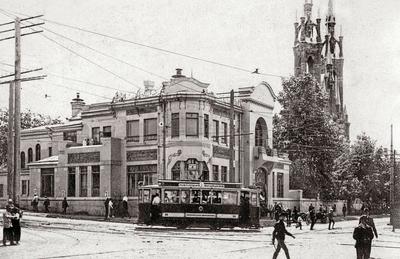Сталин, дерево, бетон, гипсокартон: как за 100 лет менялись парадные арки  Струковского сада в Самаре
