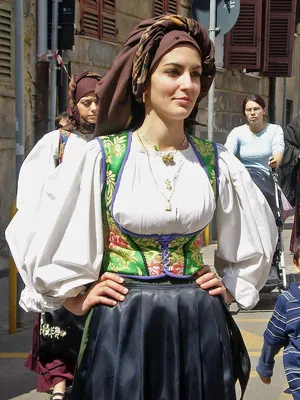 Национальный костюм итальянцев (71 фото)