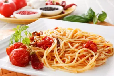 Простейшая Итальянская паста с помидорами и чесноком | Пикабу