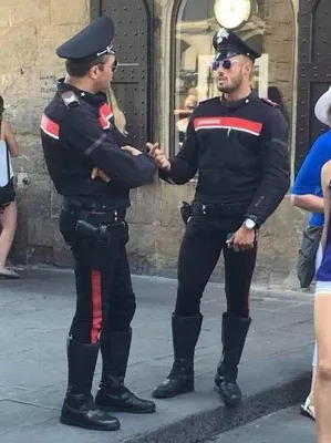Итальянские полицейские выглядят как нацисты геи из будущего | Пикабу