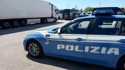 Итальянская Полиция Местная Рома Капитал Автомобиль — стоковые фотографии и  другие картинки Аварии и катастрофы - iStock