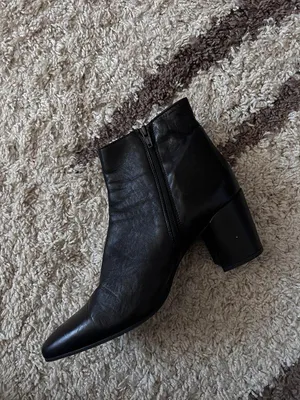 Оригинальные белые ботиночки, размер 38,5 оригинал: Договорная ▷ Другая женская  обувь | Бишкек | 51537998 ᐈ lalafo.kg