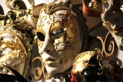 Традиционные итальянские маски в Венеции Стоковое Изображение - изображение  насчитывающей европа, покрашено: 170525017