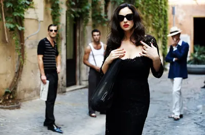 Итальянские модели без белья прошлись по дорожке Венецианского  кинофестиваля - Ink