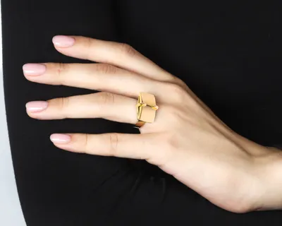 Итальянское золотое кольцо – купить по цене 76 500 ₽ с доставкой в  интернет-магазине Mister Diamond