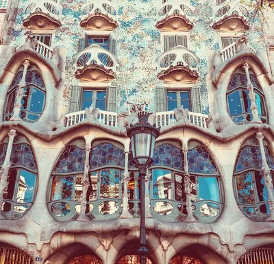 Casa Batllo. Barcelona. Spain. Architect: Antoni Gaudi. Дом Бальо. Барселона.  Италия. Архитектор: Антонио Гауди. | Антонио гауди, Гауди, Барселона