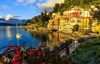 Lago como lake italy lombardy mediterranean hi-res stock photography and  images - Alamy