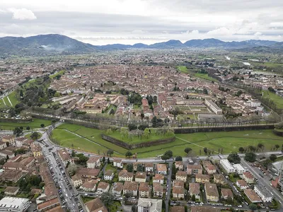 Lucca - Wikipedia