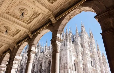 Миланский собор Милан Купол - одна из самых посещаемых  достопримечательностей города, самая большая церковь в Италии Редакционное  Изображение - изображение насчитывающей старо, назначение: 158156820