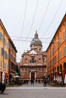 A Food Lovers Guide to Modena