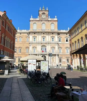 Modena Italy Stock Photo - Download Image Now - Modena, Cathedral, Piazza  Grande - iStock