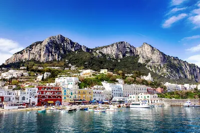 Остров Капри в Неаполитанском заливе Италия - онлайн-пазл