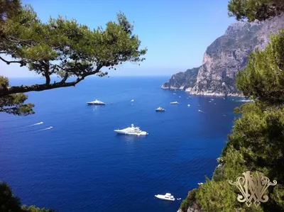 Остров Капри и Фараглиони около Неаполя в Италии Стоковое Изображение -  изображение насчитывающей италия, пейзаж: 156864129