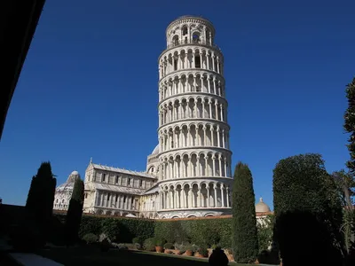 пизанская башня в тоскане италия. пизанская башня италия Редакционное  Фотография - изображение насчитывающей напольно, люди: 221585102
