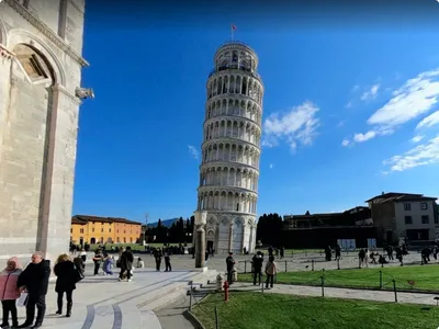 Пизанская Башня Пизе Италия Пизанская Башня Известная Всем Мире Своим –  Стоковое редакционное фото © BiancoBlue #197695196