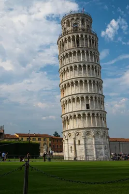 5 интересных фактов о Пизанской башне ⠀ Пизанская башня - это один из самых  известных и загадочных памятников архитектуры Италии, который… | Instagram