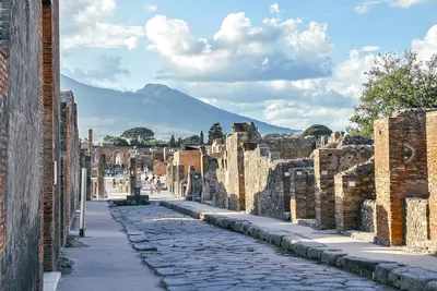 Помпеи — уникальный памятник древней цивилизации. Экскурсии по Неаполю.  Италия
