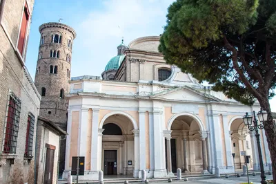 Ravenna Italy August 2021 Commercial Street Center Italian Town Ravenna –  Stock Editorial Photo © Dudlajzov #564121036