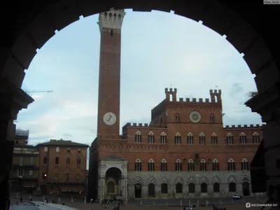 Арка к аркаде Del Duomo в Сиене, Италии Редакционное Фото - изображение  насчитывающей аркада, строб: 83021966