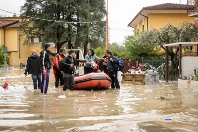 Наводнение в Италии: девять человек погибли, 13 тысяч — покинули свои дома